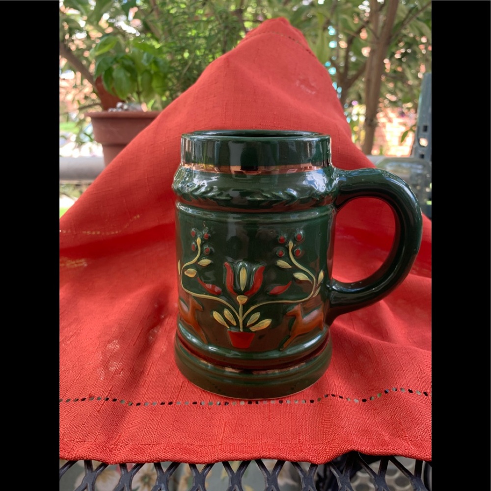 Pennsylvania Dutch Pottery mug, green with deer